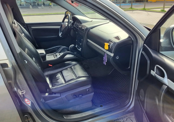 Porsche Cayenne cena 29900 przebieg: 249000, rok produkcji 2004 z Chocianów małe 379